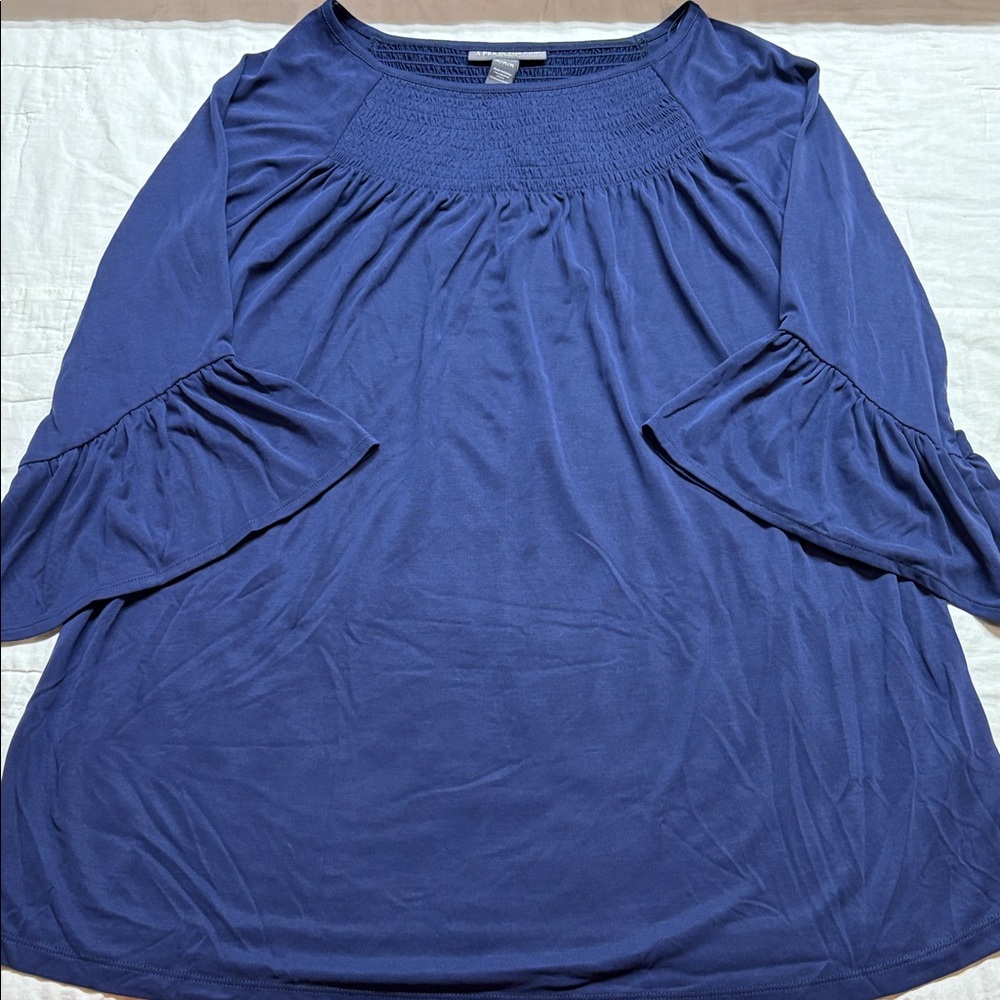 A Pea‎ in the Pod Navy Blue Smocked Ruffle 3/4 Sleeve Maternity Blouse Top NWT